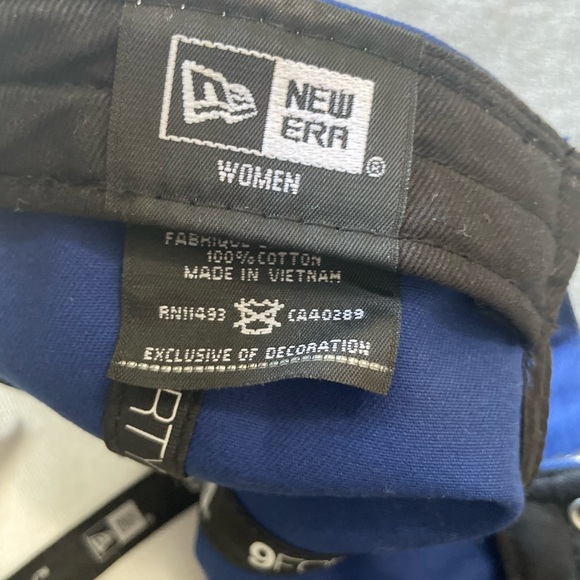 NEW ERA 9FORTY Blue Jays Hat with Sparkles! - Picture 6 of 7